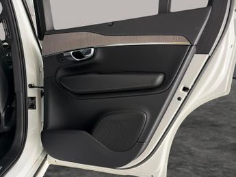 Volvo XC90 2.0h T8 Recharge 18.8kWh Ultimate Bright Plug-in 4WD (455 ps) - 