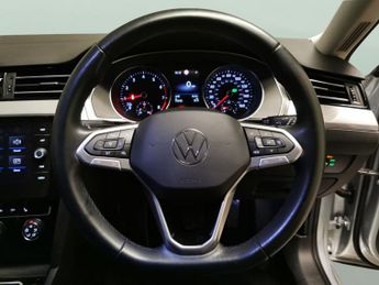 Volkswagen Passat 1.5 TSI EVO SEL DSG (150 ps) - PADDLE SHIFT - PARK SENSORS - AIR