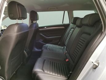 Volkswagen Passat 1.5 TSI EVO SEL DSG (150 ps) - PADDLE SHIFT - PARK SENSORS - AIR