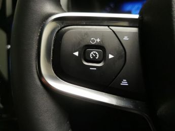 Volvo XC40 Recharge 69kWh Core (231 ps) - PARK ASSIST - LED - LANE DEPARTUR