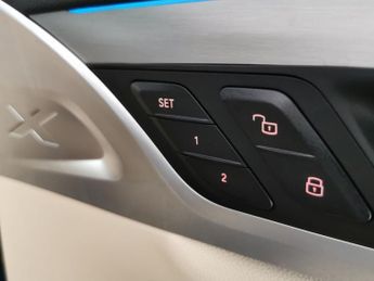 BMW iX3 80kWh Premier Edition (286 ps) - ACTIVE LANE ASSIST - DRIVING AS