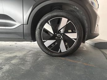 Volvo XC40 Recharge Twin 82kWh Core AWD (408 ps) - 19IN ALLOYS - LANE DEPAR