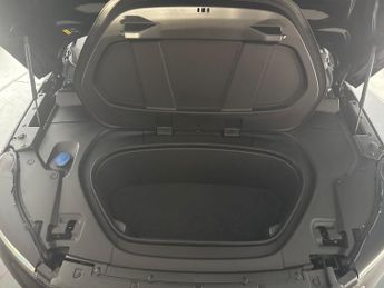 Volvo XC40 Recharge Twin 82kWh Core AWD (408 ps) - 19IN ALLOYS - LANE DEPAR