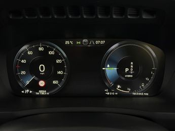 Volvo XC90 2.0h T8 Recharge 18.8kWh Ultimate Bright Plug-in 4WD (455 ps) - 