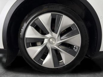 Tesla Model Y (Dual Motor) Long Range 4WDE (384 bhp) - REVERSE CAM - NAV - LEA