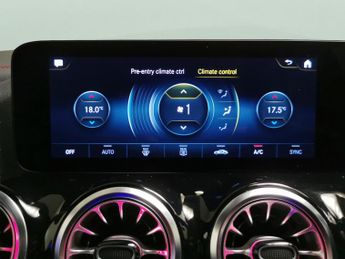 Mercedes-Benz EQA EQA 250+ 70.5kWh AMG Line (190 ps) - HEATED LEATHER