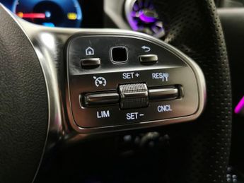 Mercedes-Benz EQA EQA 250+ 70.5kWh AMG Line (190 ps) - HEATED LEATHER