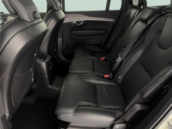 Volvo XC90 2.0h T8 Recharge 18.8kWh Ultimate Bright Plug-in 4WD (455 ps) - 