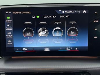 BMW iX1 30 66.5kWh M Sport xDrive (11kW Charger) (313 ps) - PARK ASSIST 