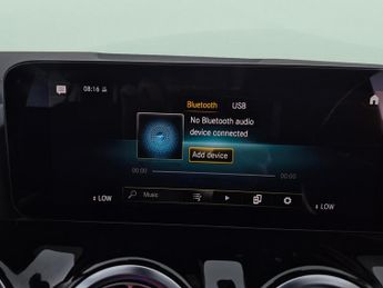 Mercedes-Benz EQA EQA 300 66.5kWh AMG Line (Premium) 4MATIC (228 ps) - HEATED SEAT