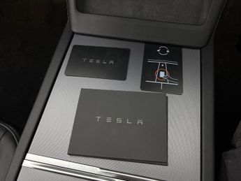 Tesla Model 3 (Dual Motor) Long Range 4WDE (306 ps) - HEAT AND COOL SEATS - SU