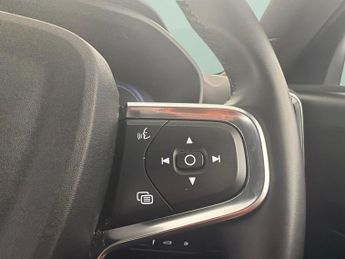 Volvo XC40 1.5h T4 Recharge 10.7kWh Plus Plug-in (211 ps) - KEYLESS ENTRY