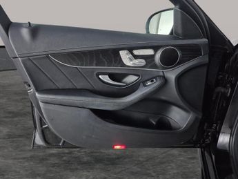 Mercedes-Benz C Class 2.0 C300de 13.5kWh AMG Line Night Edition (Premium) Plug-in G-Tr