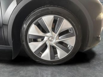 Tesla Model Y (Dual Motor) Long Range 4WDE (384 bhp) - HEATED STEERING