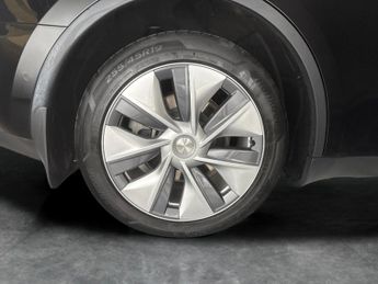 Tesla Model Y (Dual Motor) Long Range 4WDE (384 bhp) - HEATED STEERING