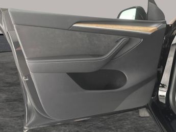 Tesla Model Y (Dual Motor) Long Range 4WDE (384 bhp) - HEATED STEERING