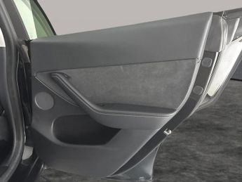Tesla Model Y (Dual Motor) Long Range 4WDE (384 bhp) - HEATED STEERING