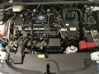 Toyota Corolla 1.8 VVT-h Icon CVT (140 ps) - LANE DEPARTURE ALERT - WIFI - LANE