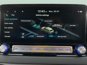 Hyundai Kona 64kWh Premium (10.5kW Charger) (204 ps) - UPGRADED SOUND - LED