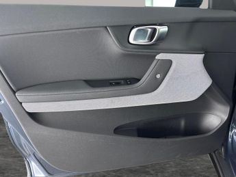 Polestar Polestar 2 Single Motor 69kWh Standard Range Fastback FWD (231 ps) - CARPLA