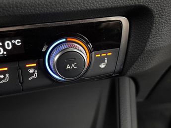 Audi Q3 1.4 TFSIe 45 Vorsprung Sportback Plug-in S Tronic 13kWh (245 ps)