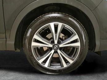 Nissan Qashqai 1.3 DIG-T N-Connecta DCT (160 ps) - BLACK ROOF RAILS - 360 CAM