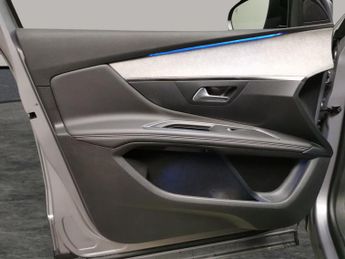 Peugeot 3008 1.6 14.2kWh GT Plug-in e-EAT (225 ps) - LED - REVERSE CAM