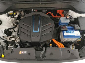 Hyundai Kona 64kWh Premium (10.5kW Charger) (204 ps) - KEYLESS ENTRY - LED - 