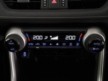 Toyota RAV4 2.5 VVT-h GPF Design CVT (218 ps) - REVERSE CAM - NAV - LANE DEP