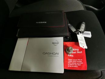 Nissan Qashqai 1.3 DIG-T N-Connecta DCT (160 ps) - BLACK ROOF RAILS - 360 CAM
