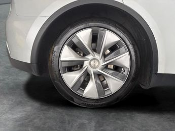 Tesla Model Y SUV RWD (346 ps) - HEATED STEERING - WIFI - BLIND SPOT ASSIST