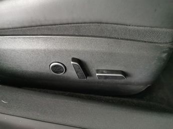 Tesla Model 3 Saloon RWD (241 bhp) - PARK ASSIST - LED - REVERSE CAM