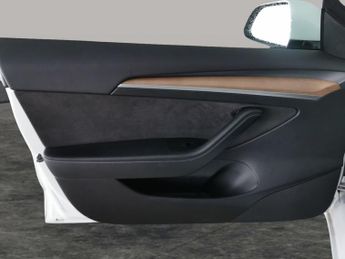 Tesla Model 3 Saloon RWD (241 bhp) - PARK ASSIST - LED - REVERSE CAM