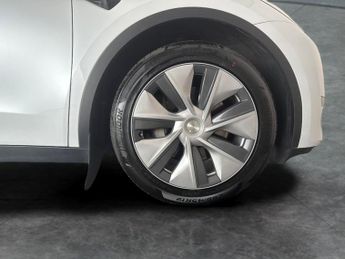 Tesla Model Y SUV RWD (346 ps) - HEATED STEERING - WIFI - BLIND SPOT ASSIST