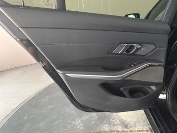 BMW 3 Series 2.0 320d M Sport xDrive (190 ps) - LEATHER - HK AUDIO - WIRELESS