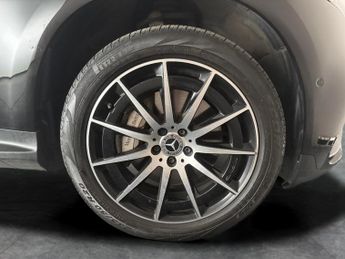 Mercedes-Benz EQC EQC 400 80kWh AMG Line 4MATIC (408 ps) - HEATED LEATHER - COMFOR