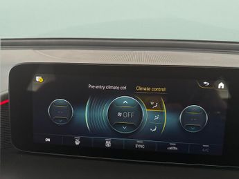 Mercedes-Benz EQC EQC 400 80kWh AMG Line 4MATIC (408 ps) - HEATED LEATHER - COMFOR