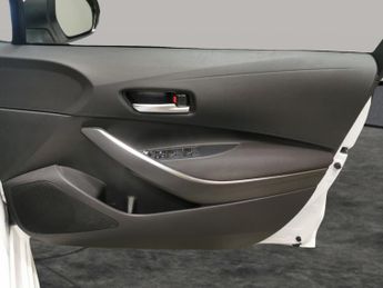 Toyota Corolla 1.8 VVT-h Icon CVT (140 ps) - LANE DEPARTURE ALERT - WIFI - LANE