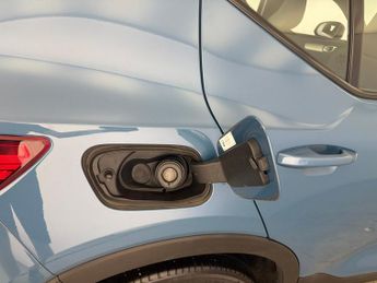 Volvo XC40 1.5h T4 Recharge 10.7kWh Plus Plug-in (211 ps) - KEYLESS ENTRY