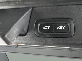 Volvo XC60 2.0 B5 MHEV R-Design Pro AWD (235 ps) - SURROUND VIEW - SENSUS S
