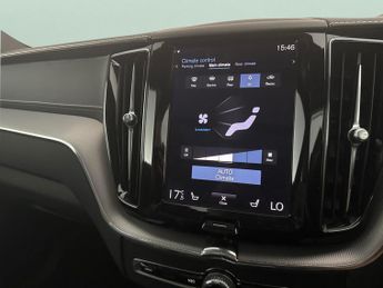 Volvo XC60 2.0 B5 MHEV R-Design Pro AWD (235 ps) - SURROUND VIEW - SENSUS S