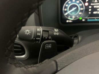 Hyundai Kona 64kWh Premium (10.5kW Charger) (204 ps) - UPGRADED SOUND - KEYLE