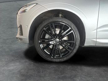 Volvo XC60 2.0 B5 MHEV R-Design Pro AWD (235 ps) - SURROUND VIEW - SENSUS S