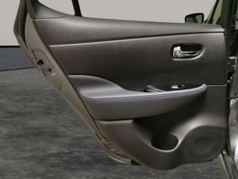 Nissan Leaf 39kWh Tekna (150 ps) - LED - REVERSE CAM - NAV