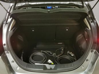 Nissan Leaf 39kWh Tekna (150 ps) - LED - REVERSE CAM - NAV