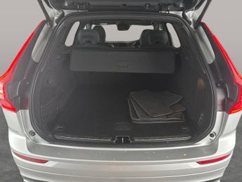 Volvo XC60 2.0 B5 MHEV R-Design Pro AWD (235 ps) - SURROUND VIEW - SENSUS S