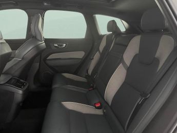 Volvo XC60 2.0 B5 MHEV R-Design Pro AWD (235 ps) - SURROUND VIEW - SENSUS S