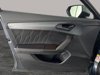 Cupra Formentor 1.4 eHybrid 12.8kWh V1 Plug-in DSG (204 ps) - KEYLESS ENTRY - LE