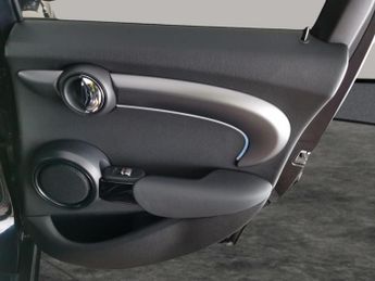 Mini Hatch 1.5 Cooper Exclusive Steptronic (136 ps) - LEATHER - PERFORMANCE