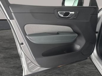Volvo XC60 2.0 B5 MHEV R-Design Pro AWD (235 ps) - SURROUND VIEW - SENSUS S